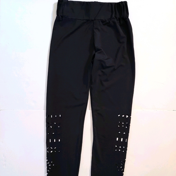 NWOT cut-out leggings - Picture 5 of 7